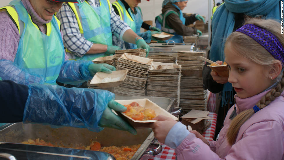 2011年於倫敦特拉法加廣場舉辦 「Feeding the 5000」　圖片來源：CNN　