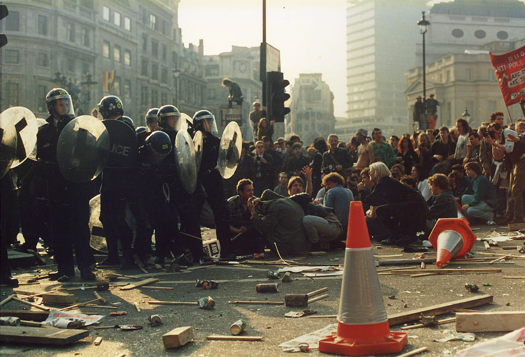 Poll_Tax_Riot_31st_Mar_1990_Trafalger_Square_-_Police_Pinned_down