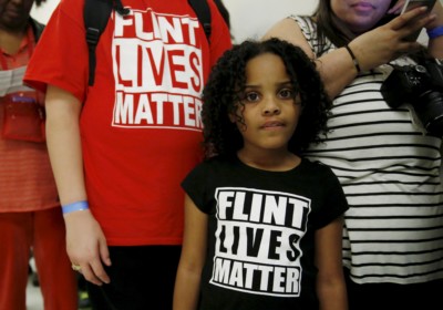 來自佛林特市的八歲男童 Mari Copeny準備參與鉛水事件的聽證會。 圖片來源：REUTERS