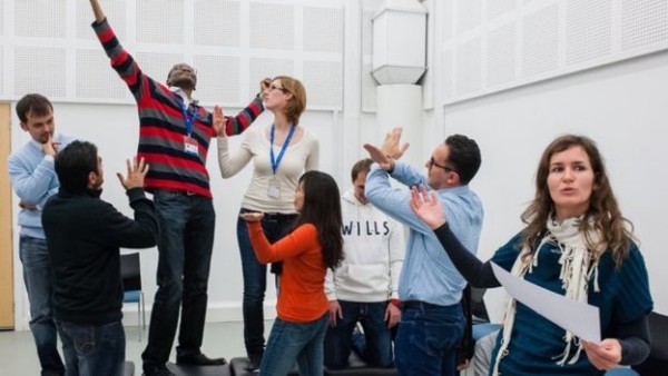窩域大學經濟學院開設莎士比亞專題工管課程。　圖片來源：BBC