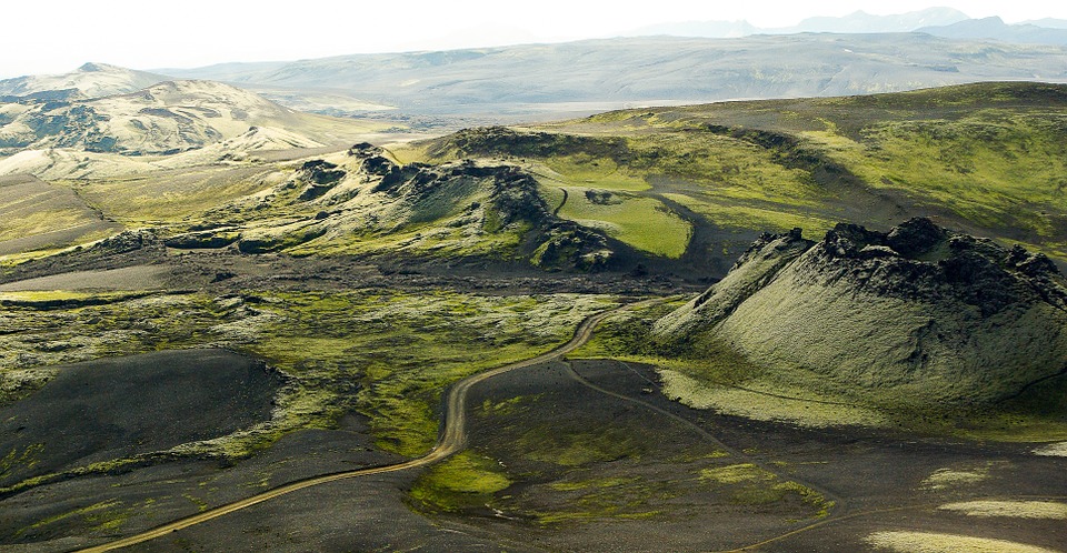 令冰島差點亡國的拉基火山附附一帶。