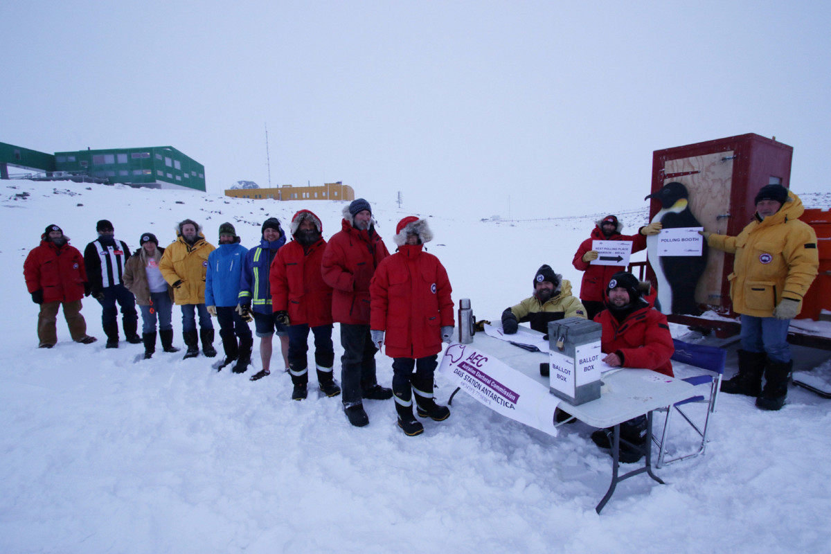 聲稱擁有南極洲 43％ 主權的澳洲，月前在南極探險站設選舉投票站，讓科研人員在該處投票。 圖片來源：路透社