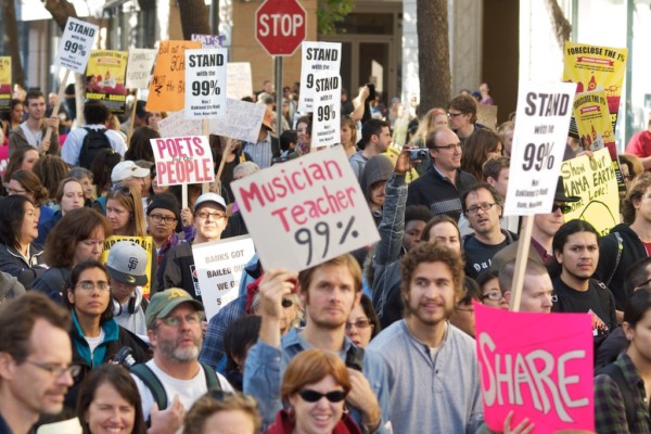 2011 年，美國的「佔領華爾街」運動，以「We are the 99%」作口號。 圖片來源：wikicommons