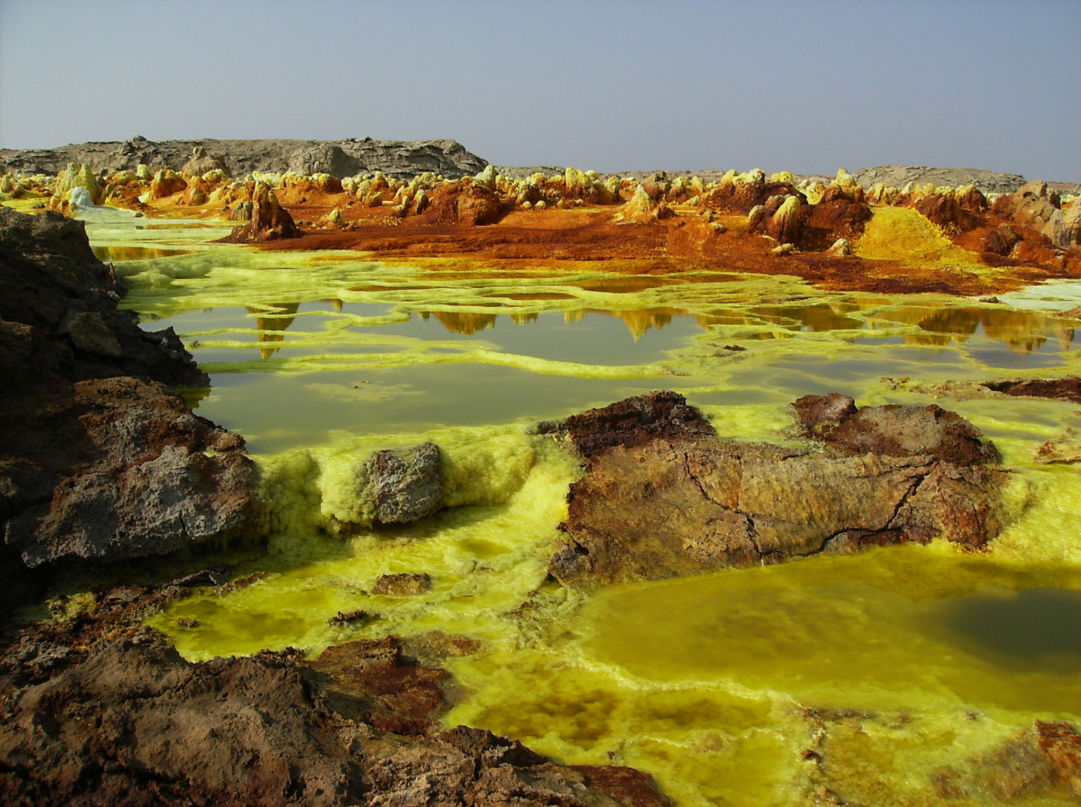 硫磺湖, 圖片來源：Flickr