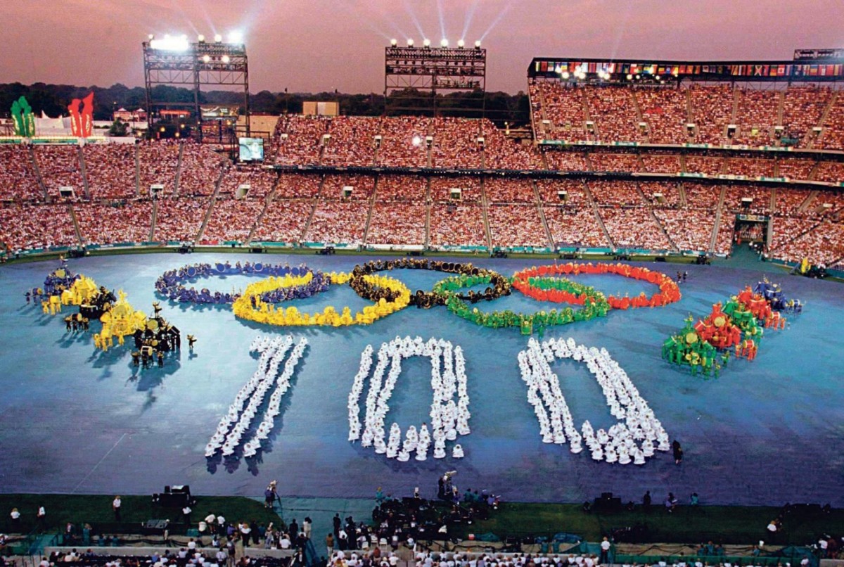 當年適逢奧林匹克運動一百週年。圖片來源：路透社