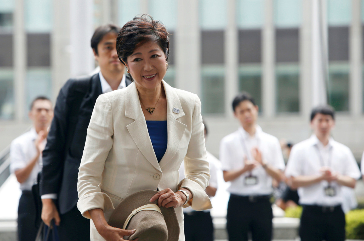 新任東京知事小池百合子首日履新，即揚言改革都政府架構。　圖片來源：路透社
