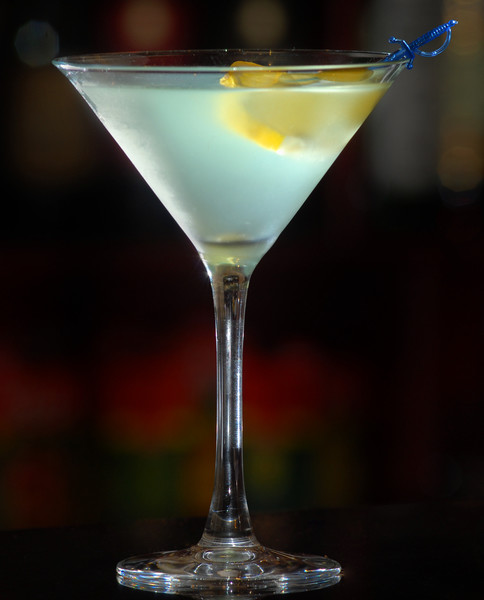 cocktail of martini with lemon