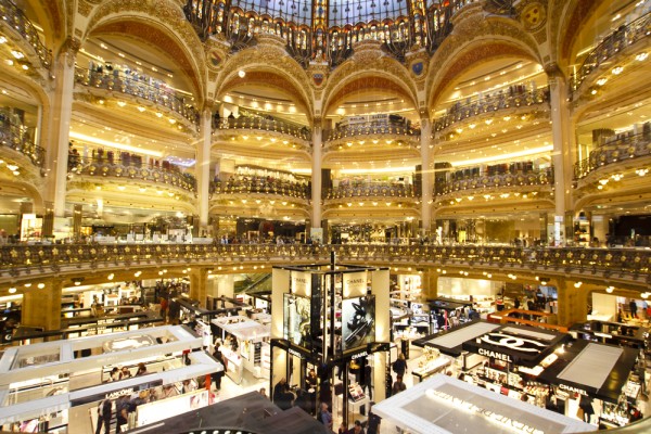 法國已有百貨公司採用科技偵測人流、逗留時間及消費動向等資訊。