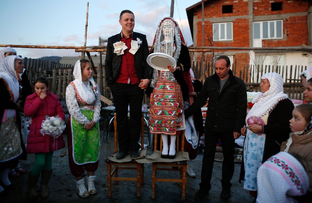 at-a-wedding-in-ribnovo-bulgaria