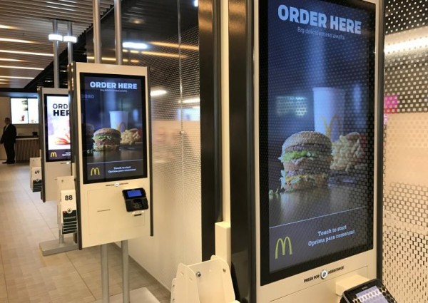 麥當勞引進自助點餐機，距食品生產全自動化還有多遠？　圖片來源：路透社