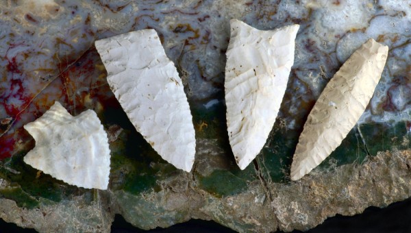 Paleo midwestern arrowheads made 7000 to 8000 years ago found near Pettis, Missouri