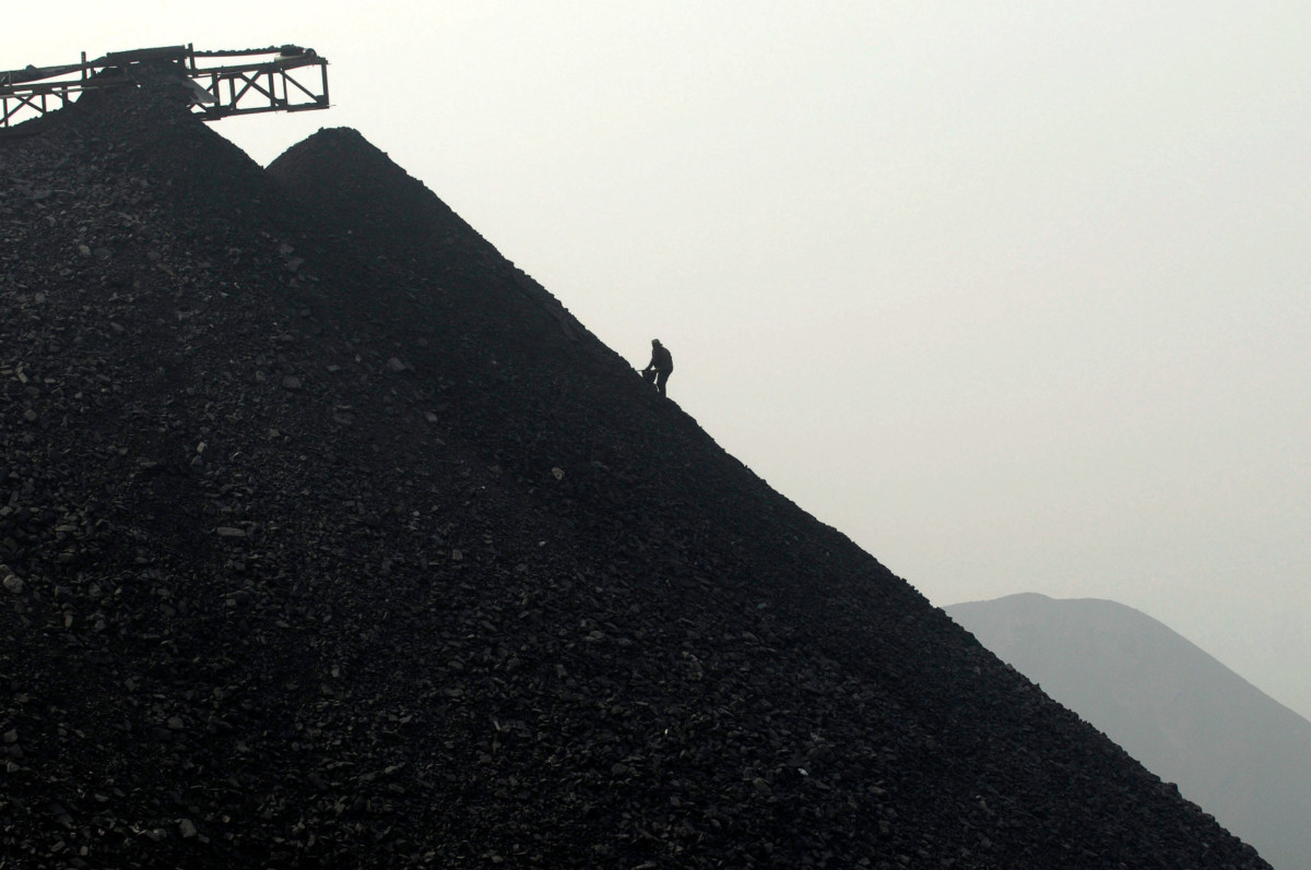 礦場之上，追逐經濟增長的中國西西弗斯。　圖片來源：路透社