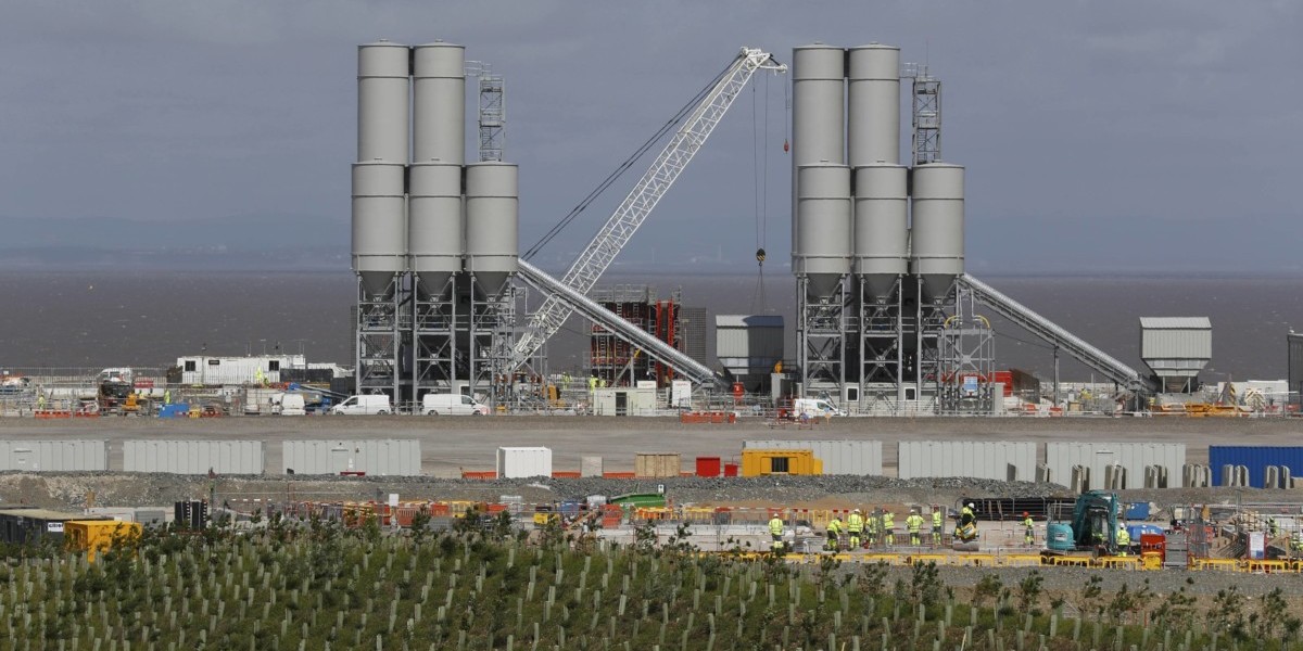 欣克利角的核電廠（Hinkley Point C nuclear power station）建設地盤。 圖片來源：路透社