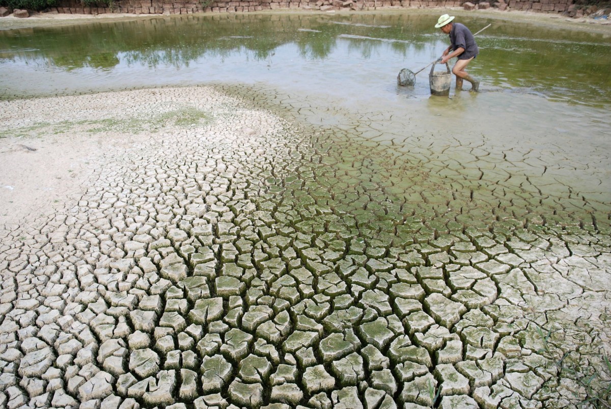 受氣候變化影響，中國沙漠化加劇，水源乾涸，不少人被逼離開家園。　圖片來源：路透社