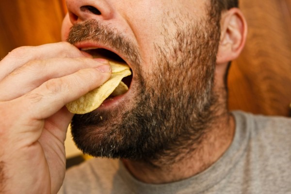 對恐音症患者而言，旁人每吃一口薯片，就好比向他們挑釁一次，激得怒火中燒。
